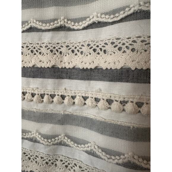 Tabitha Anthropologie Ivory Gray Striped Mini Skirt Pockets Lace Trim Size 4 - Picture 5 of 10